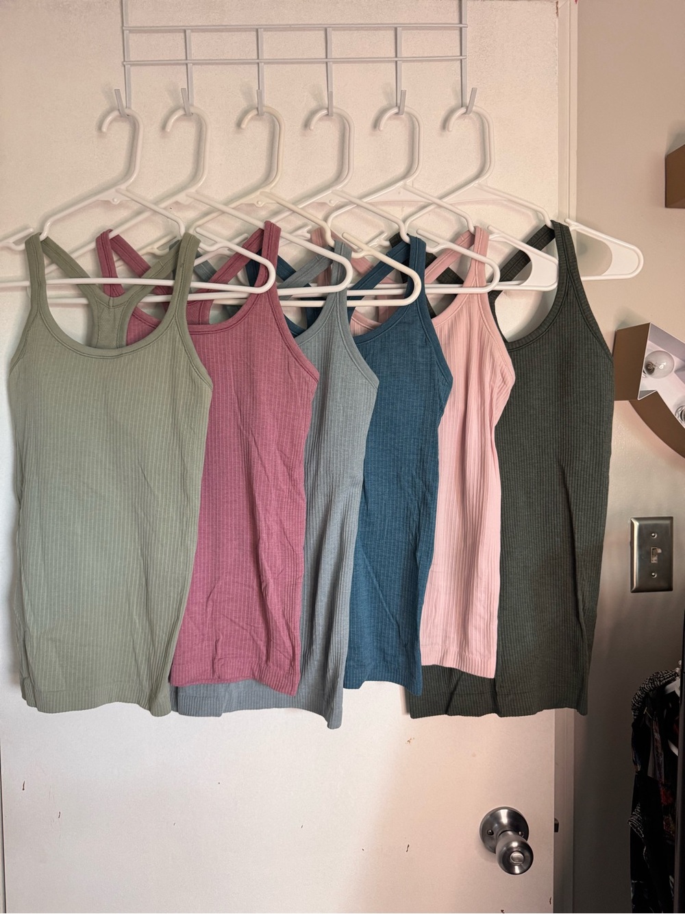 Lot of 6 Lululemon Racerback Tank Tops – Size 4